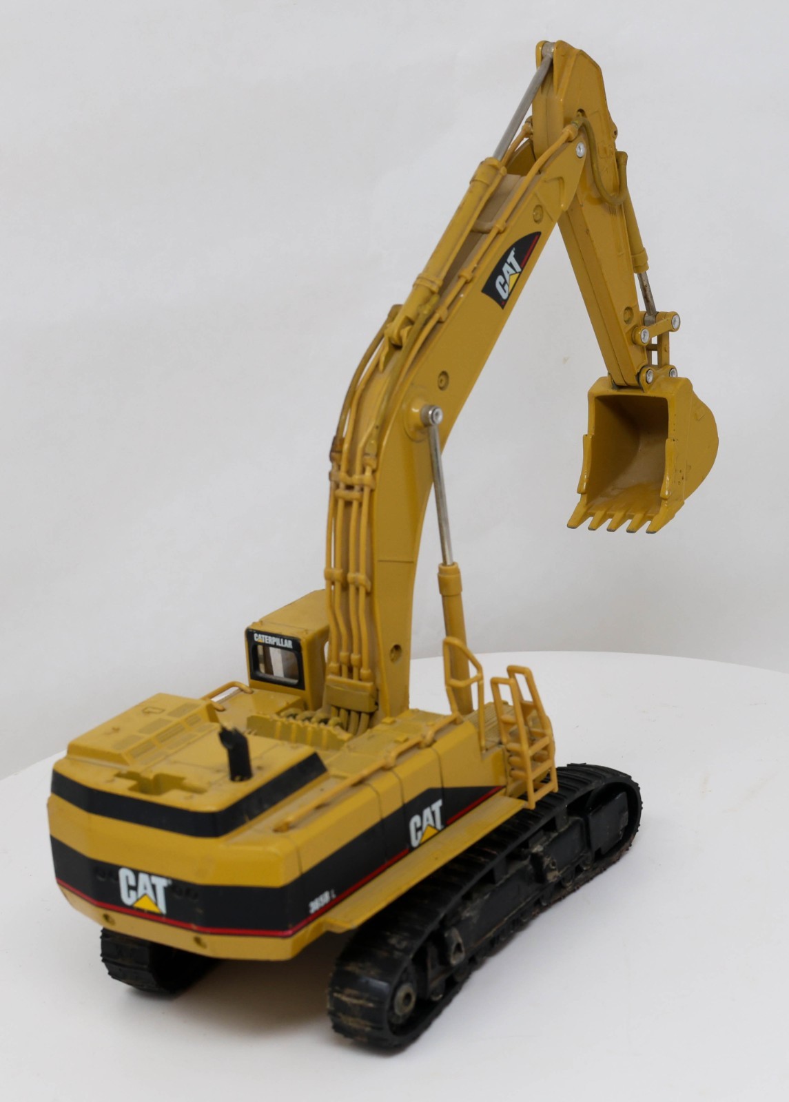 Preowned Norscot Caterpillar CAT 365BL Excavator Die-cast Model 1:50 Scale 55058