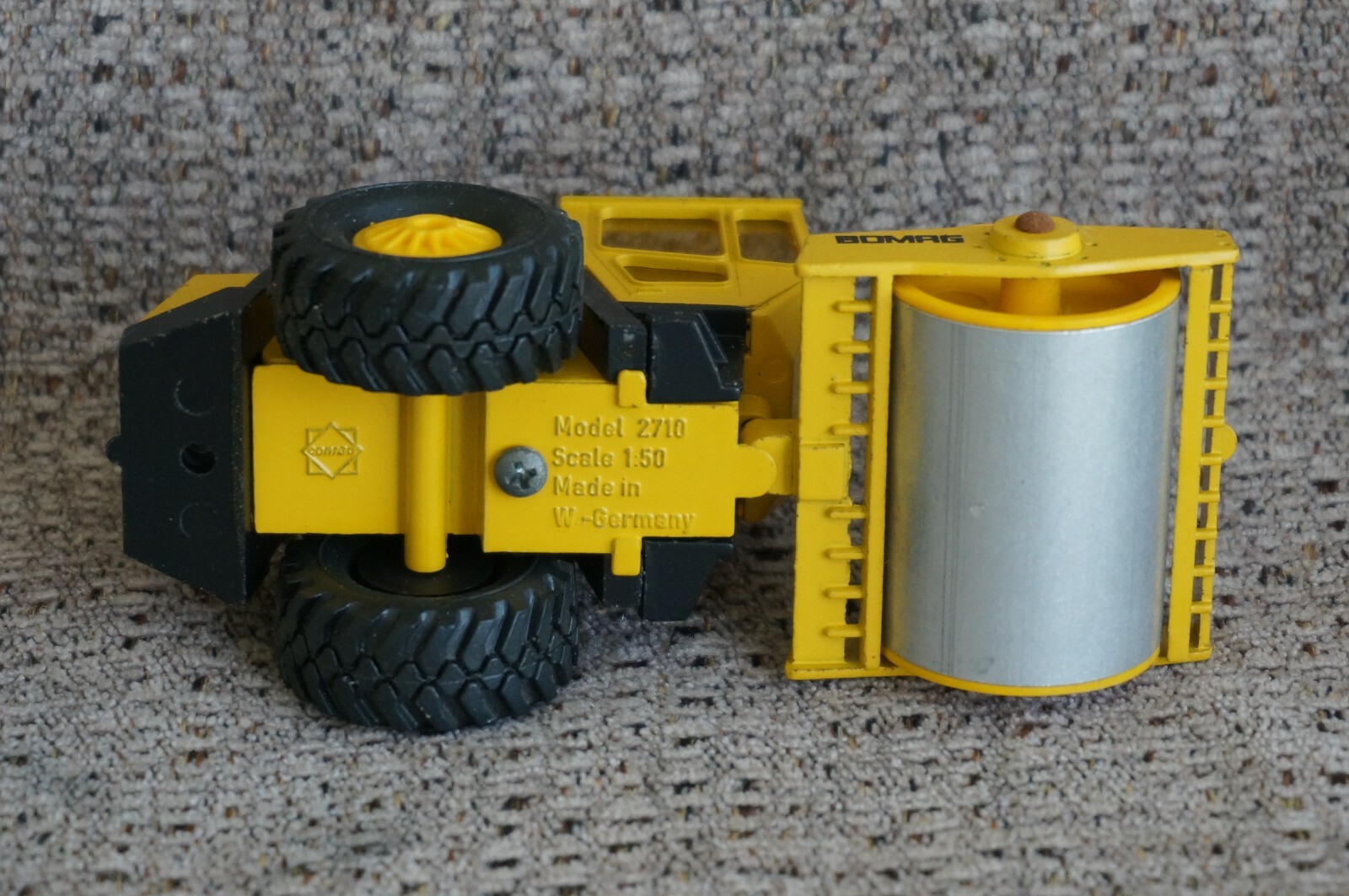 Conrad BOMAG BW 213D Single Drum Roller – 1:50 scale – West Germany