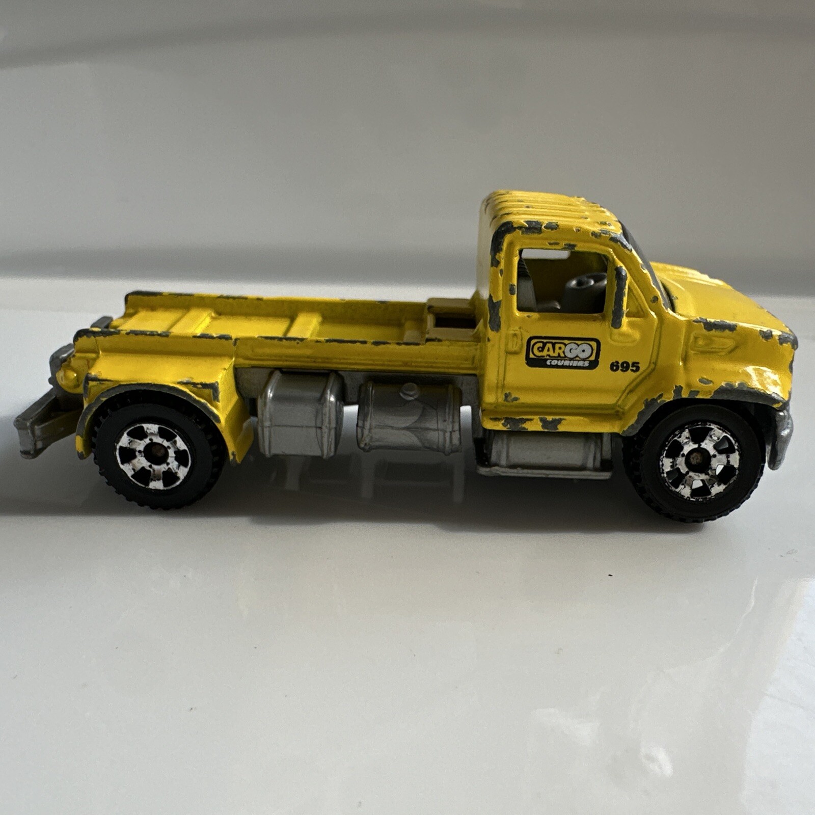MB695 Matchbox Utility Truck 2006 YELLOW No Container Rare “some wear”