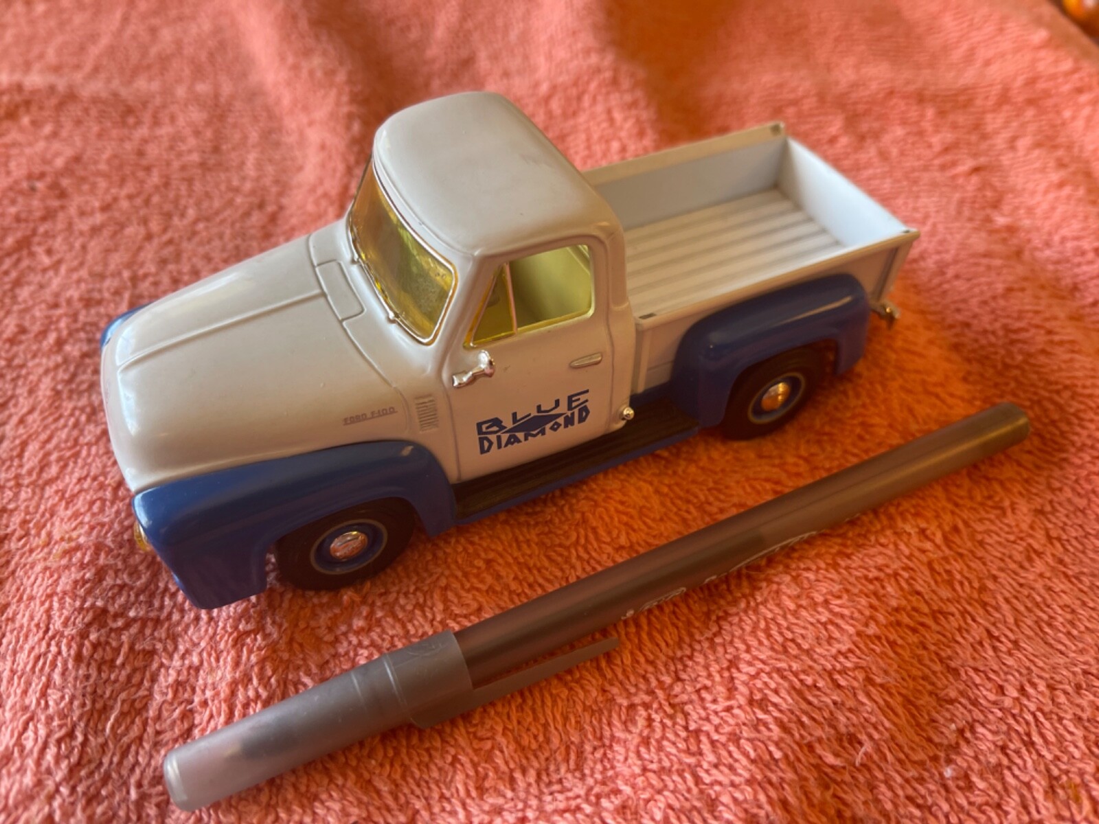 Blue Diamond – 1953 Ford F-100 Pickup – First Gear 19-1842