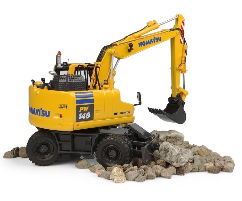 UNIVERSAL HOBBIES – KOMATSU PW148-11 Wheeled Excavator with Bucket and C…