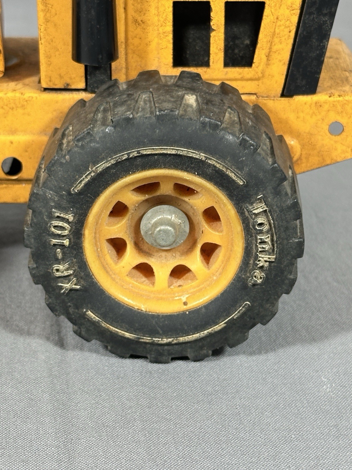 Tonka Pressed Steel Front End Loader Vintage Toy Yellow XR-101 Tires, Works