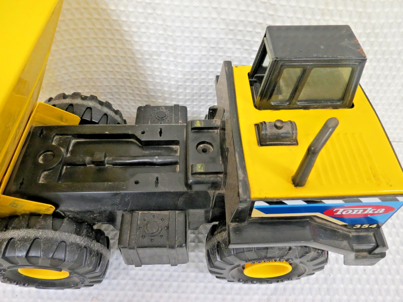 Vintage Tonka Steel Classics 354 Mighty Yellow Dump Truck Toy Construction 17″