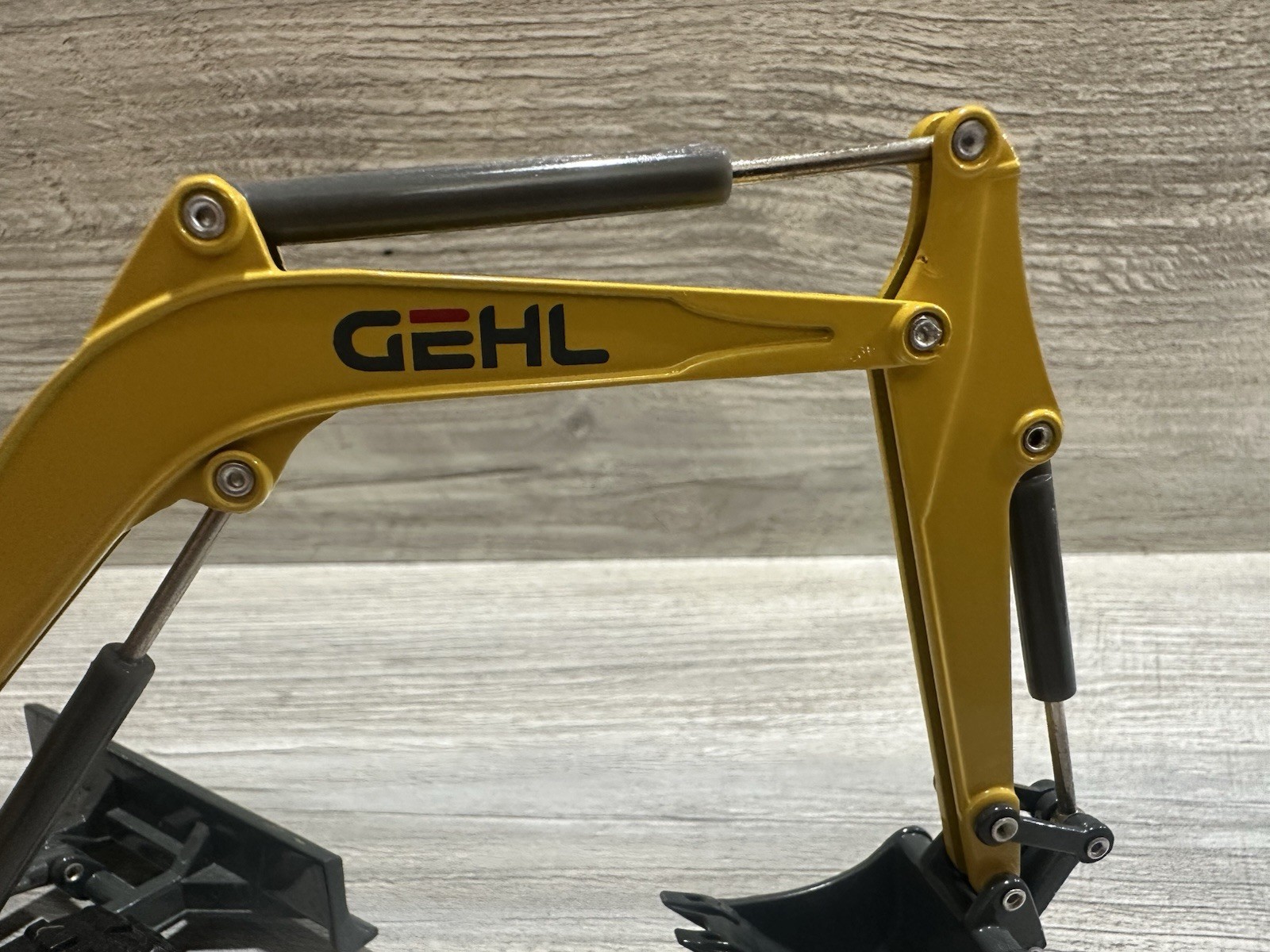 Gehl/J.J. Keller GE 602 Compact Excavator By DCP 1/25th Scale *Details*