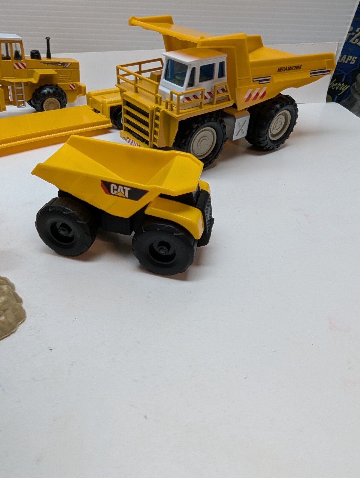 LOT OF 18 Construction Toys Trucks Men at Work Sign Rocks Steel Rolls Toy Set