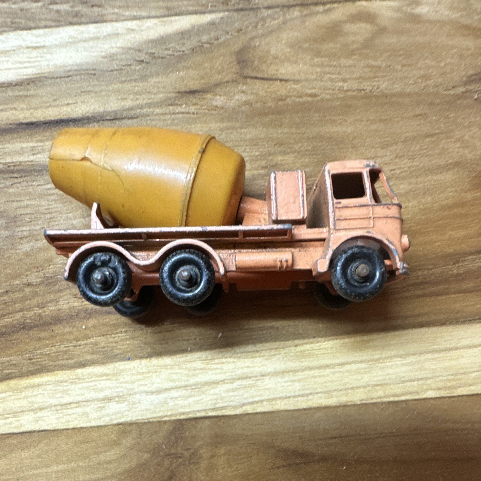 Lesney Matchbox Vintage Foden Cement Mixer Diecast Truck 1:64 No26 Orange/Yellow