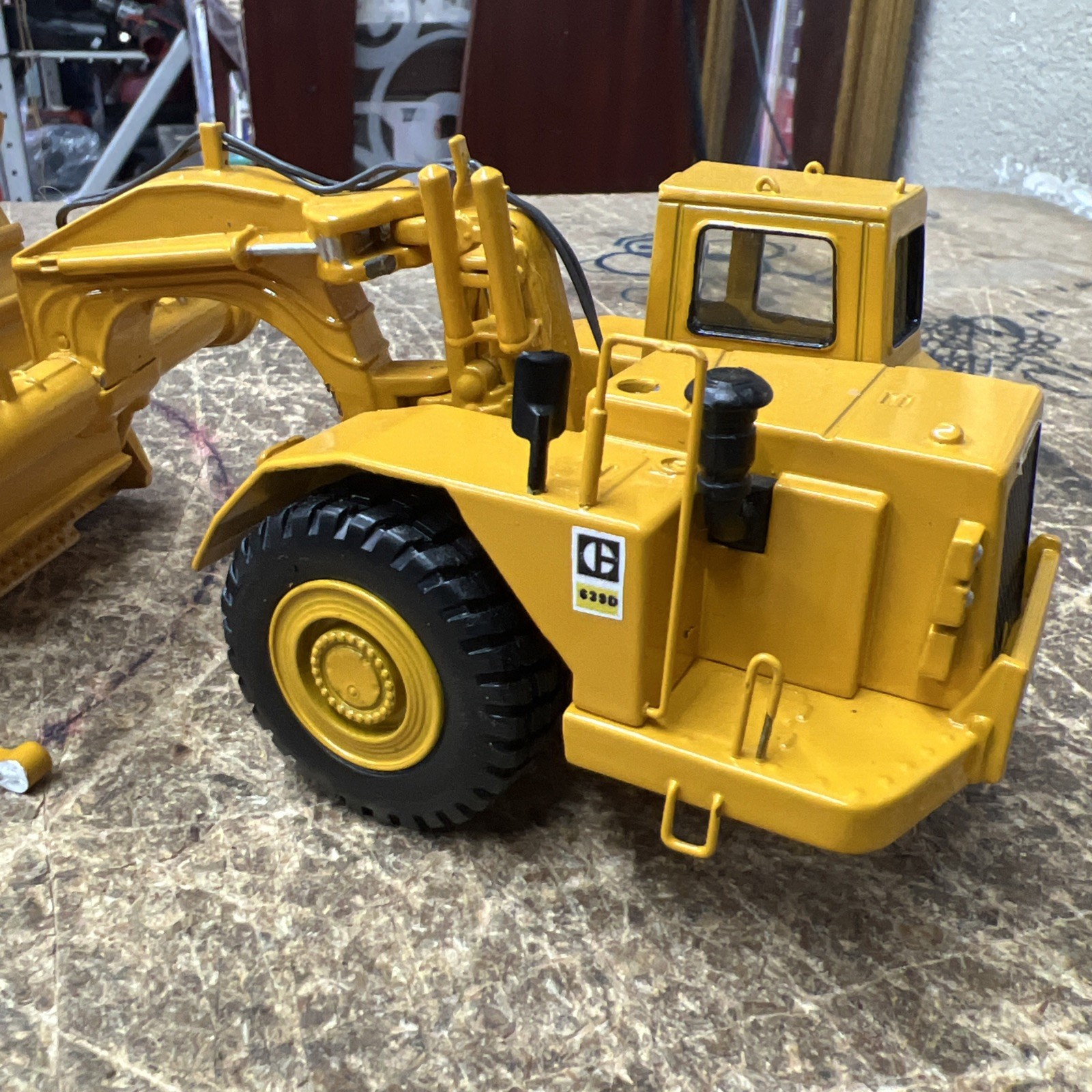 Caterpillar Cat 639D Elevating Scraper CCM 1:48 Scale Diecast Model *SEE PICS*