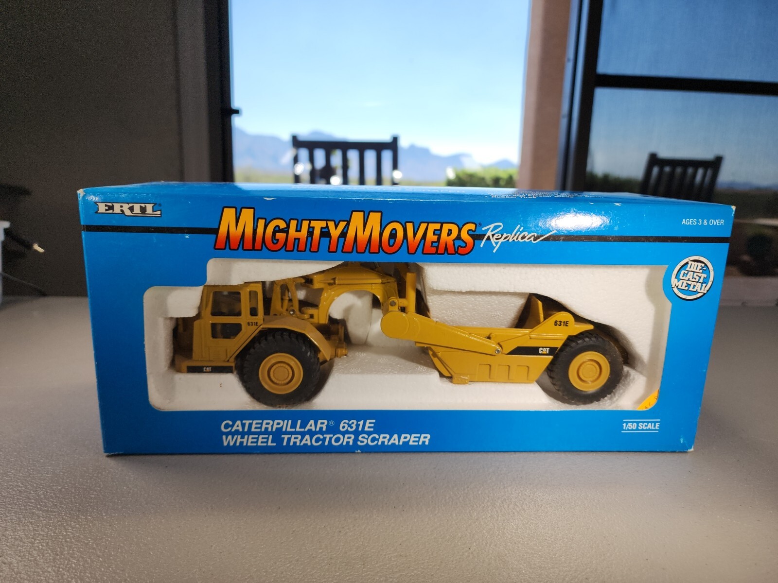 Ertl 1/50th Scale Yellow Caterpillar 631E Die-Cast Scraper Mighty Movers 2430