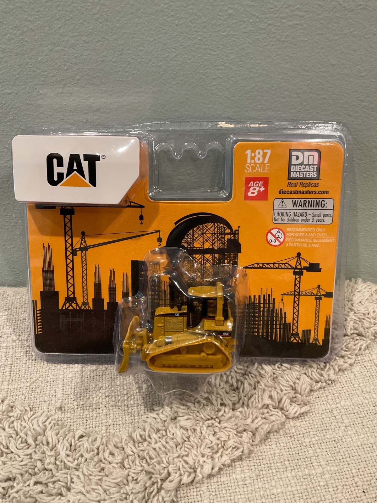HO Scale Diecast Master 84401 Cat D5M Track-Type Tractor NIB