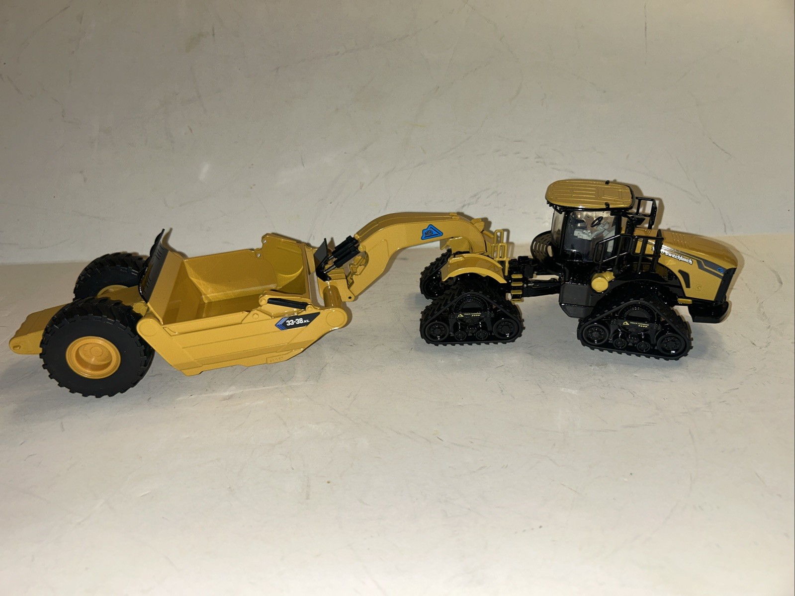 Mobile Track Solutions 3630 Switchback Tractor w/Tracks and 33-38XL Scraper