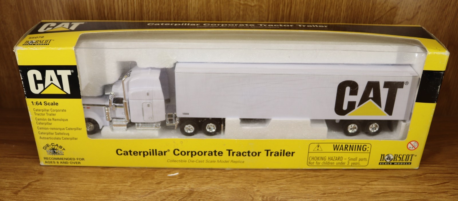 Norscot Caterpillar Corporate Tractor Trailer 1:64 Scale Good Box Sealed