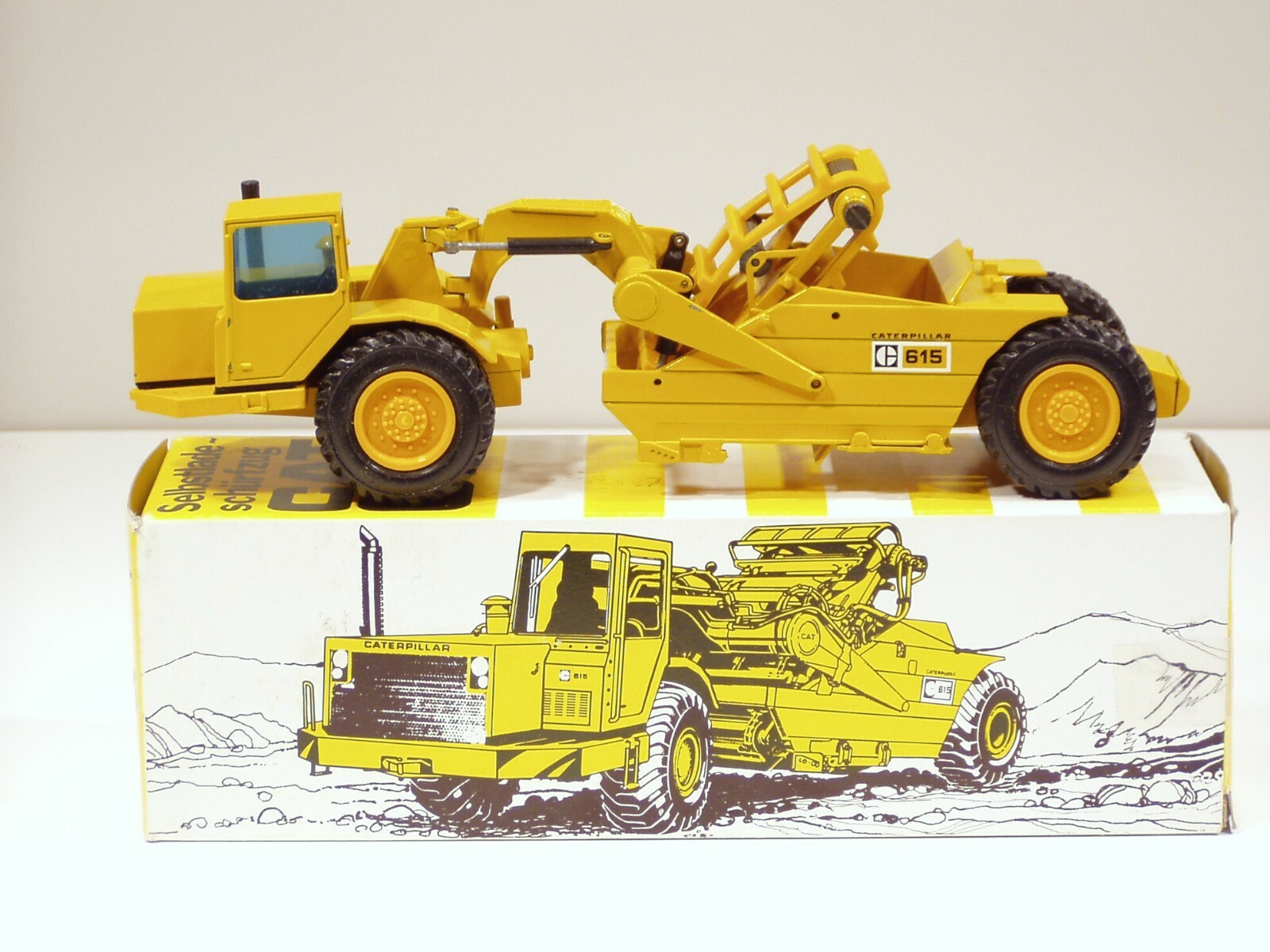 Caterpillar 615 Scraper – 1/50 – o/c – NZG #260 – N.MIB