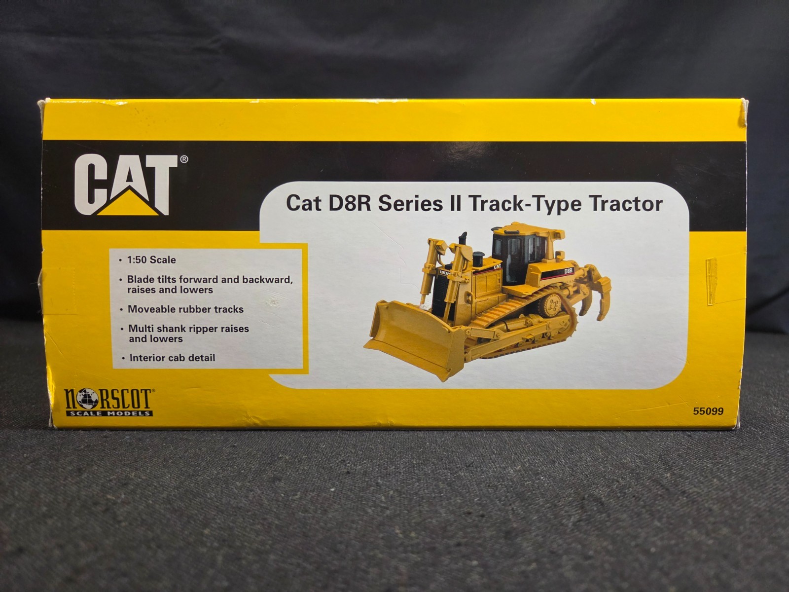 Norscot 1:50 Scale CAT Caterpillar D8R Series II Track-Type Tractor 55099