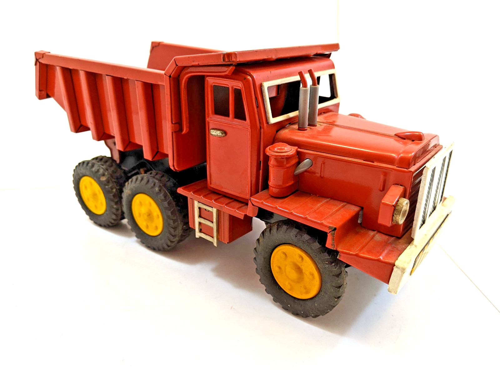 SHIOJI SSS International Heavy Duty Dump Truck Diesel 1958 Vintage Tin Toy 10.5″