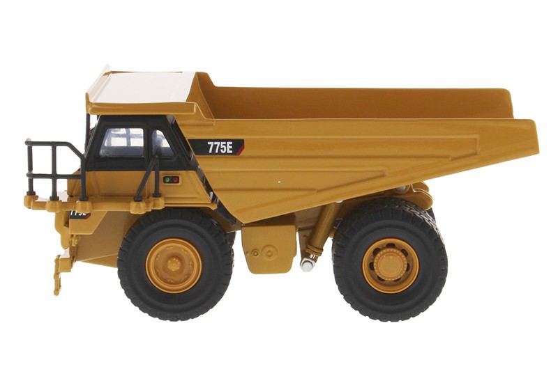 Diecast Masters Caterpillar 1:64 CAT Large Die Cast (Dump Truck) 85696