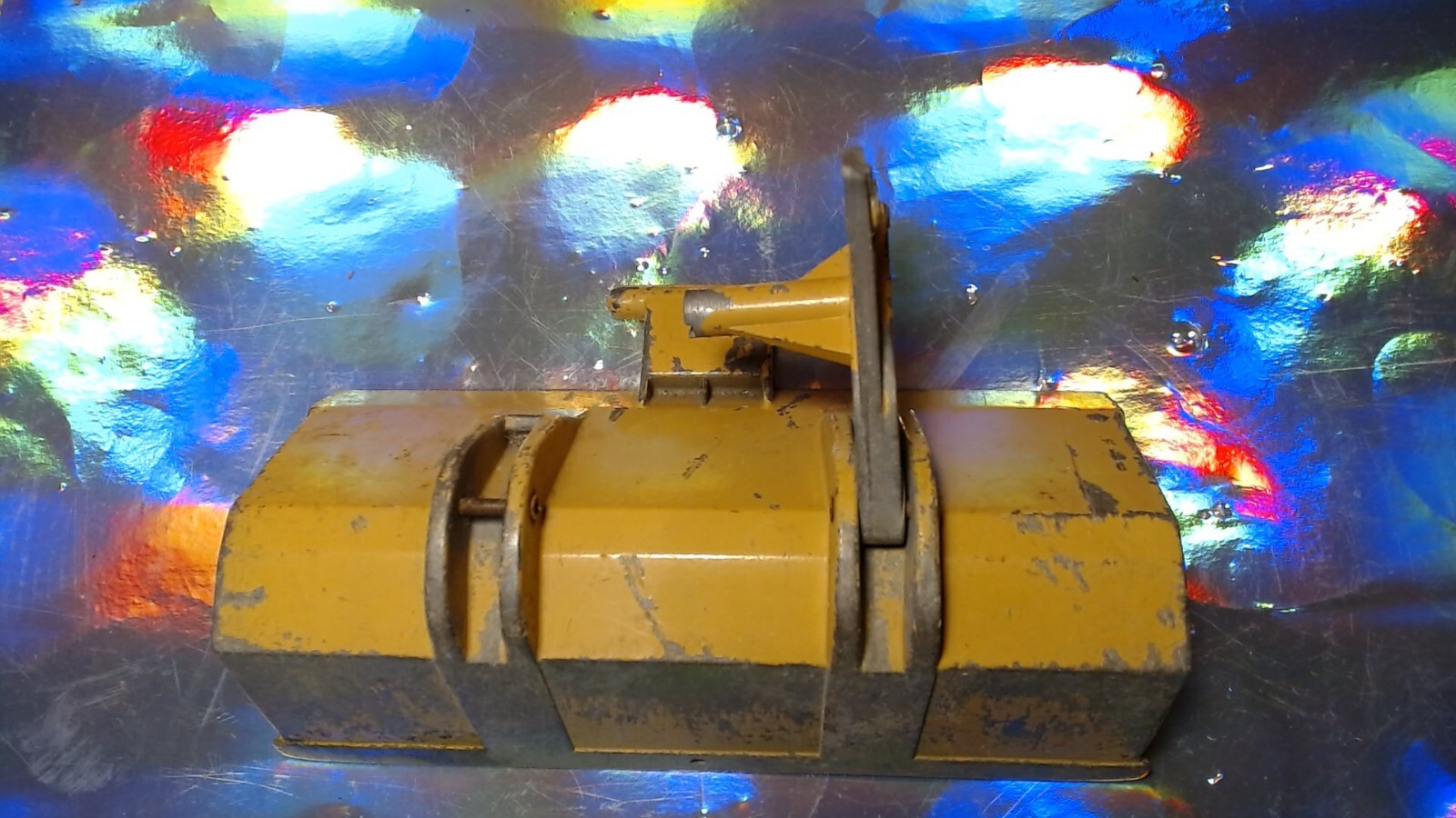 Diecast Loader Bucket for Payloader Yellow 7.5″ Wide 3″ Deep 3″H