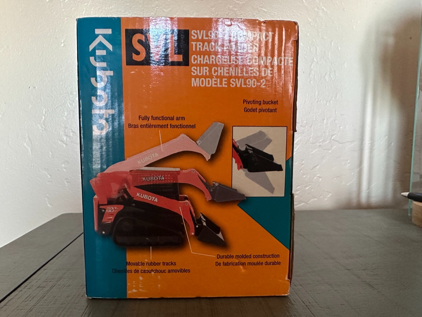 Kubota Compact Track Loader Toy Model SVL90-2 Scale 1:18