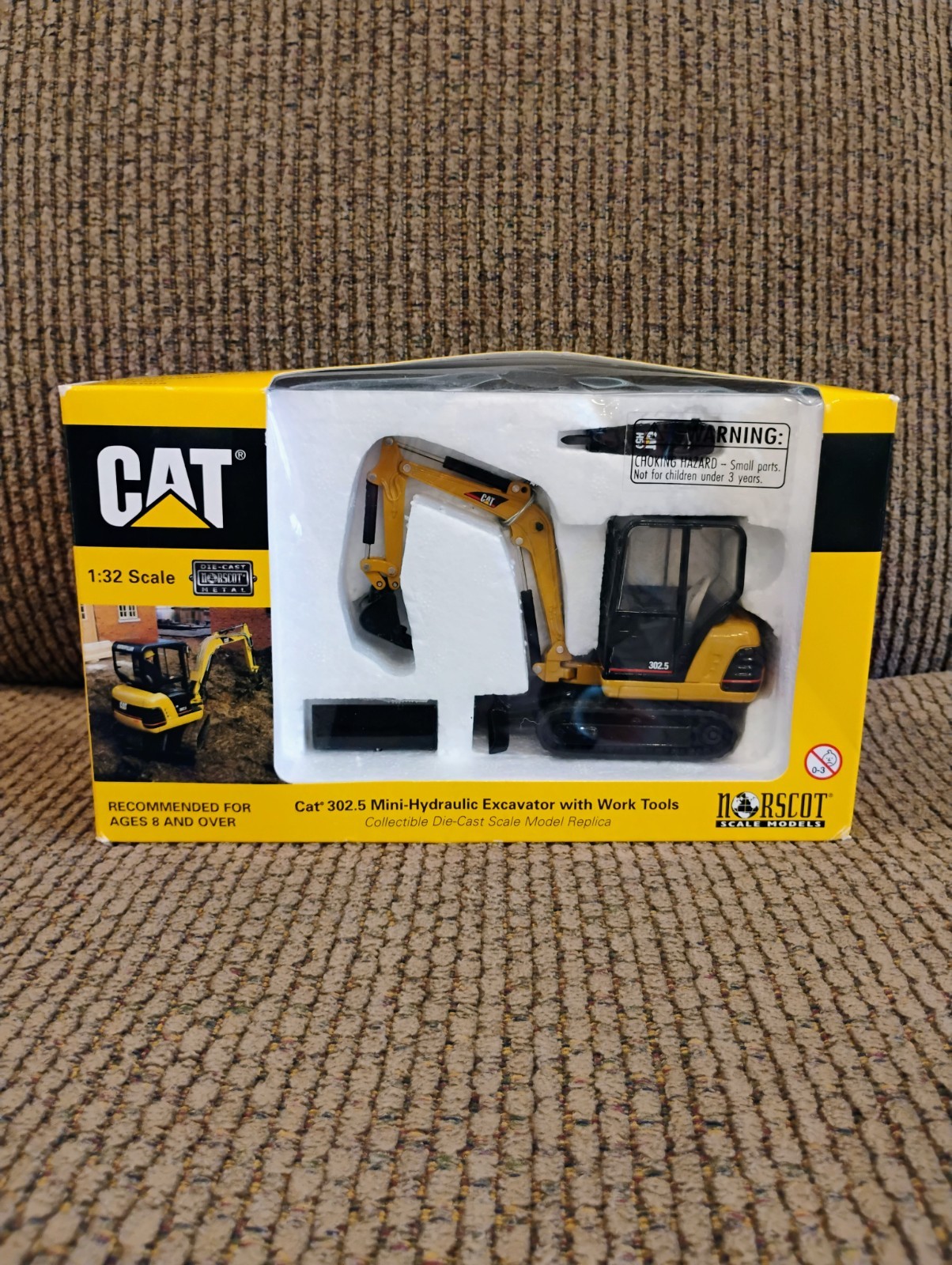 Norscot CAT 302.5 Mini Excavator w/ Work Tools 1:32 Diecast 55085