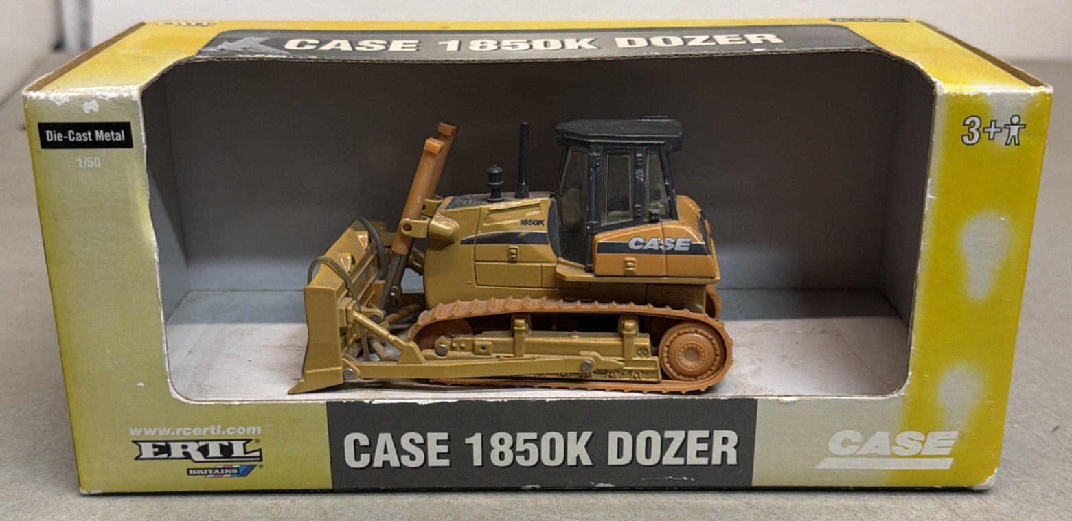Ertl Case 1850K Crawler Dozer 1/50 Scale Die-Cast Construction Model