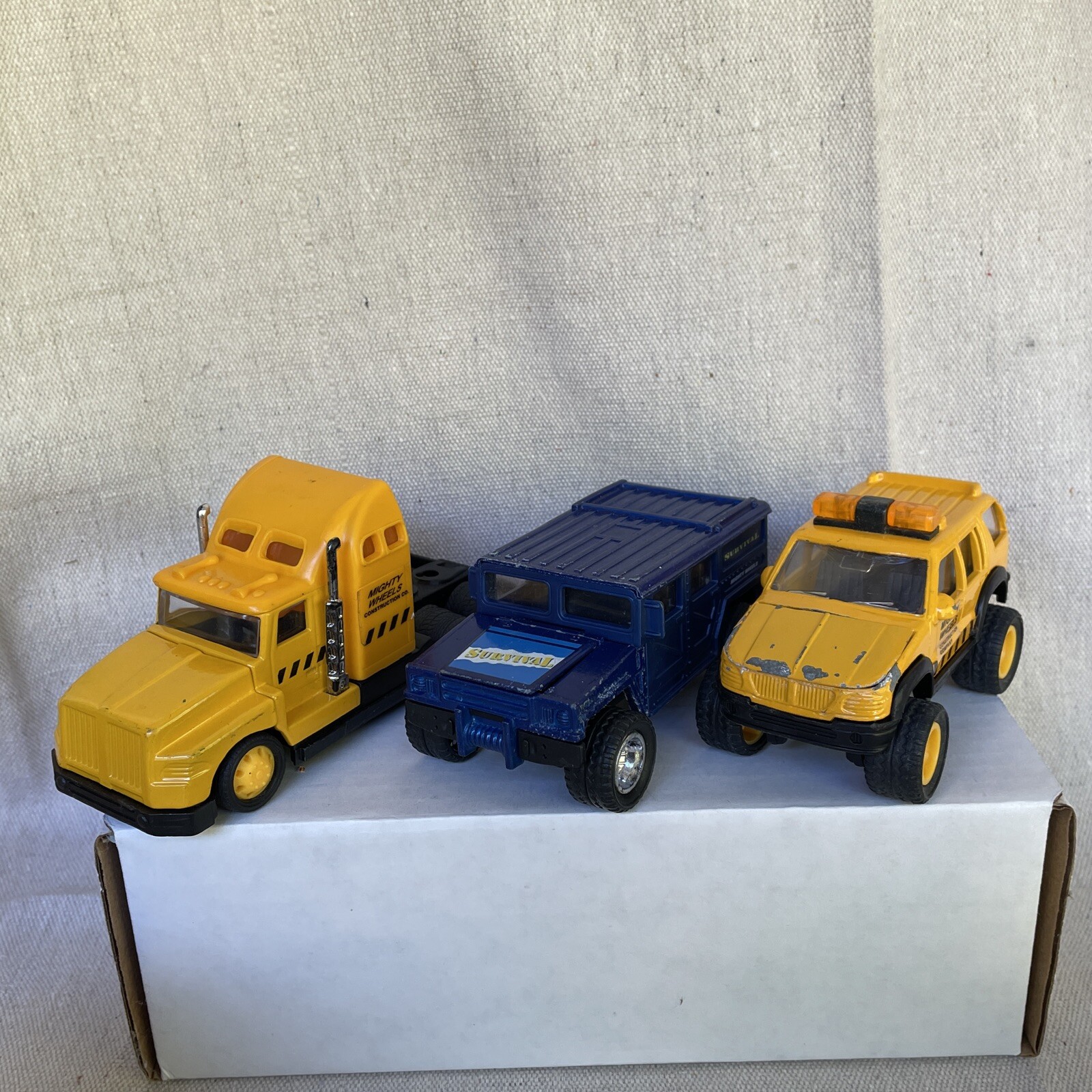 3 SOMA MIGHTY WHEELS TRUCKs DIECAST METAL HOOD OPENS Used