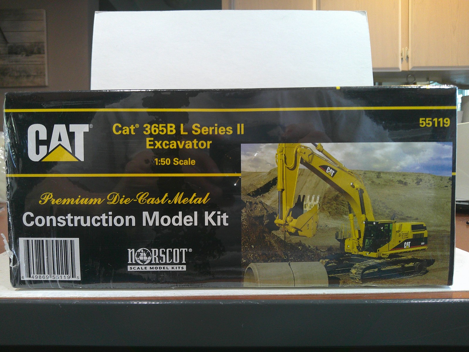 Norscot Construction Model Kit CAT 365B L Series II Excavator 1:50 Yellow Sealed