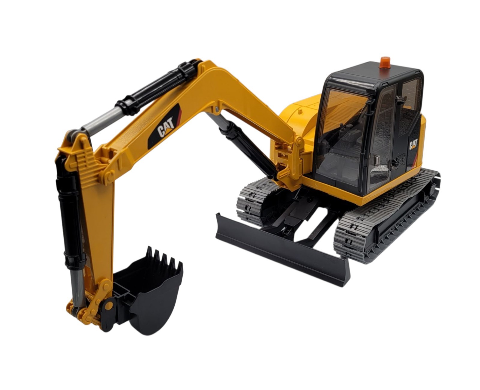 Bruder Toys CAT Caterpillar Excavator Truck Vehicle Fully Rotatable Germany 2014