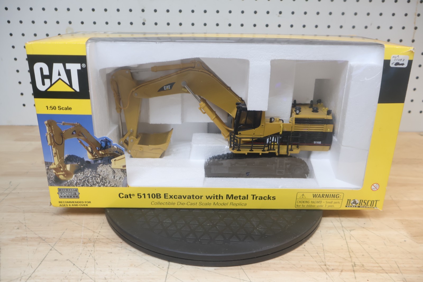 CAT 5110B Excavator with Metal Track / Norscot Collectible Model Replica Diecast