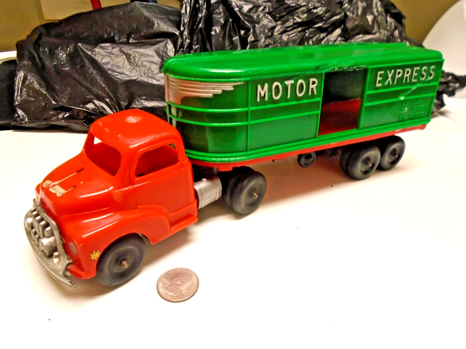 1950’s Hubley Kiddie Toy #352 MOTOR EXPRESS Tractor and Trailer …Nice READ!