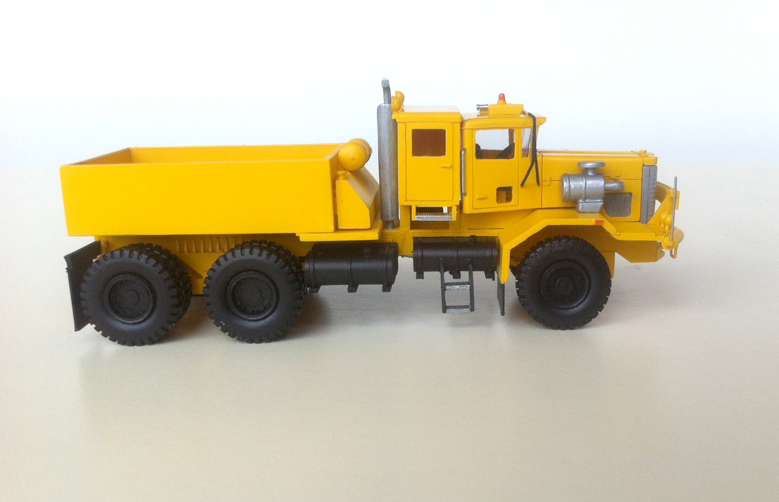 HO 1/87 Oshkosh J30120 6×4 Prime Mover – Ready Made Resin Model by Fankit Models