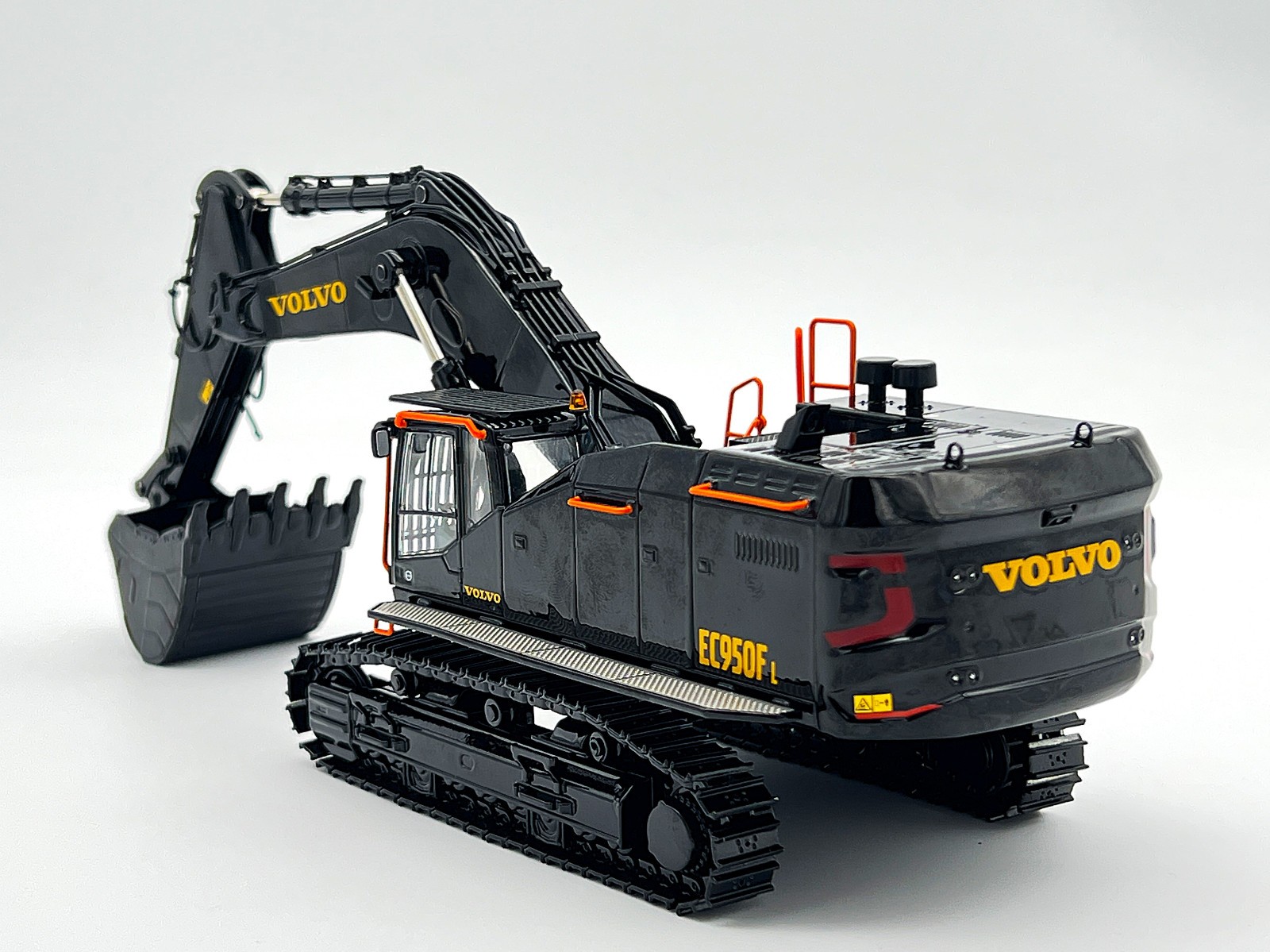 Volvo EC950F excavator black WSI truck models construction vehicle 1:50 scale