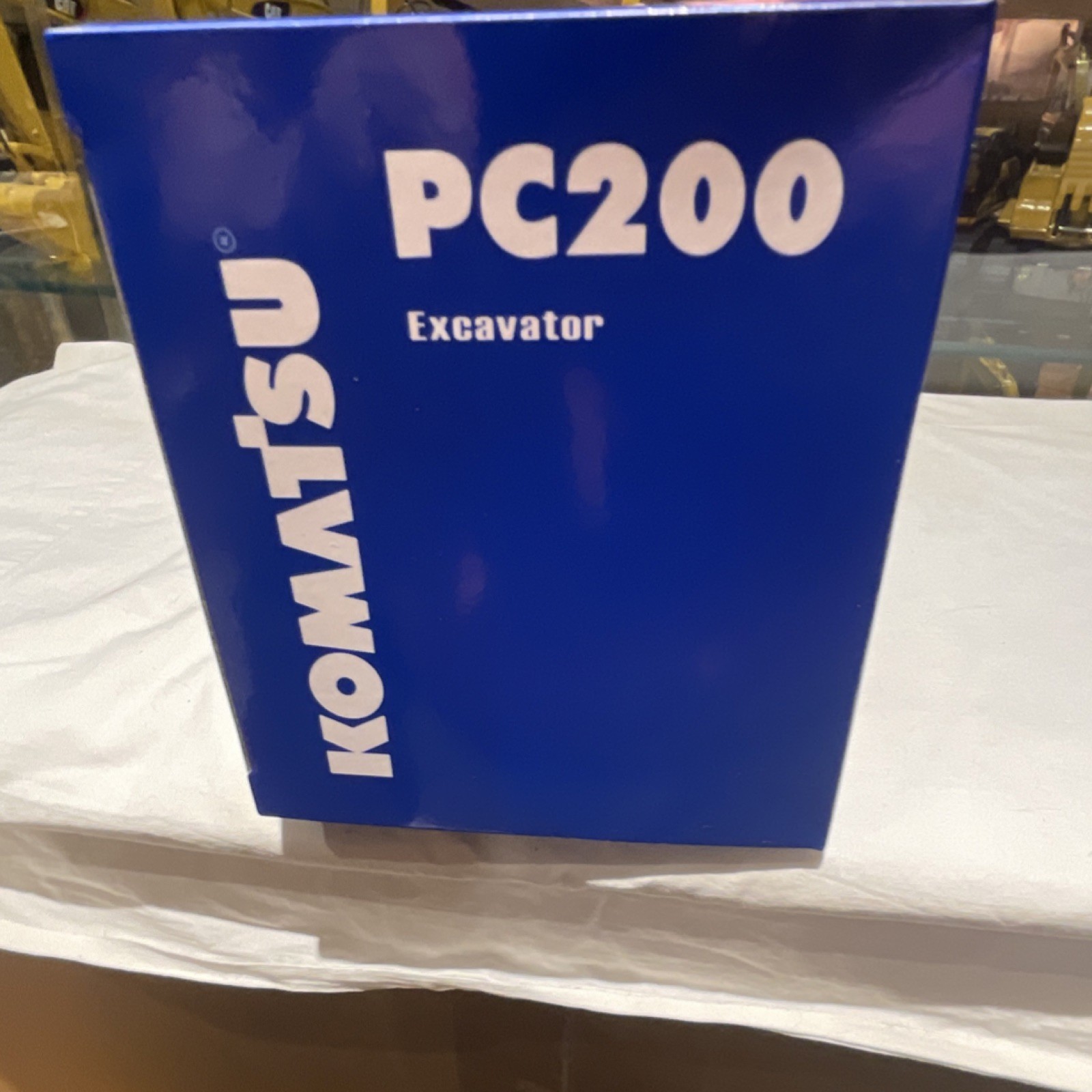 Komatsu PC200 Excavator Diecast Model 1:50 Scale Yellow Black Unopened Box