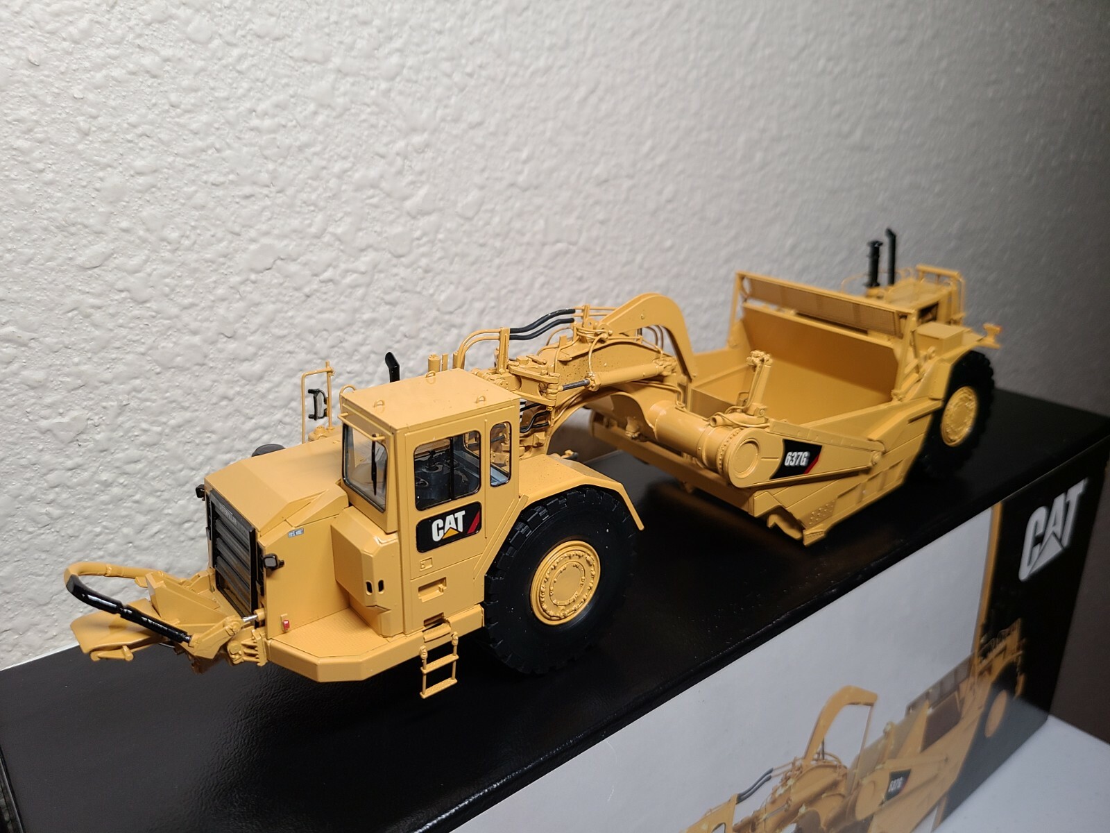 Caterpillar Cat 637G Push-Pull Scraper Set – Yellow – CCM Brass 1:48 Scale New