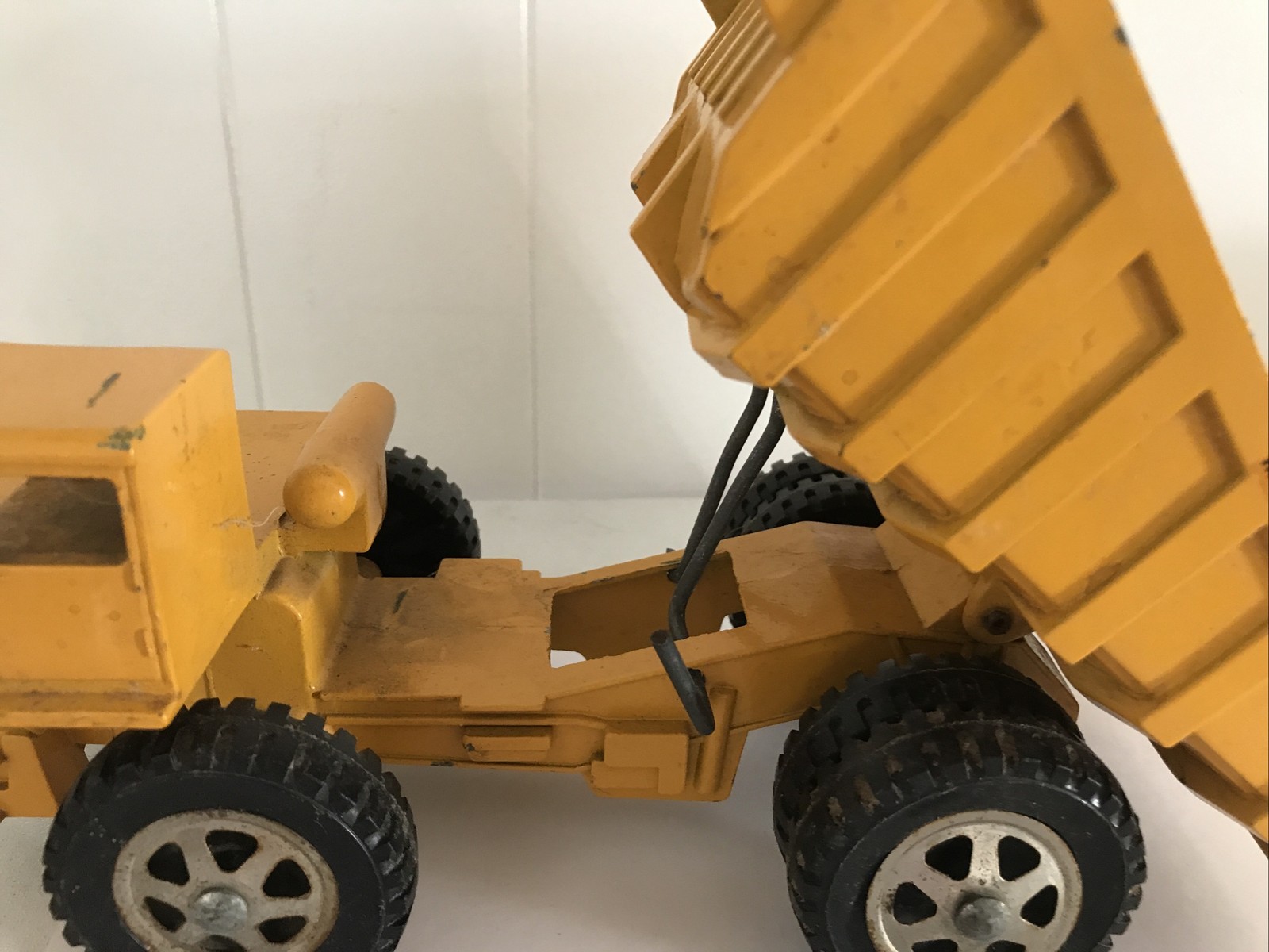Played With Ertl 1/25 WABCO Haulpak DumpTruck Construction Toy USA Vintage Model