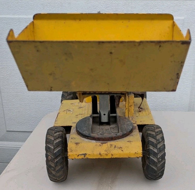 Vintage Nylint Pettibone Swing Loader Yellow