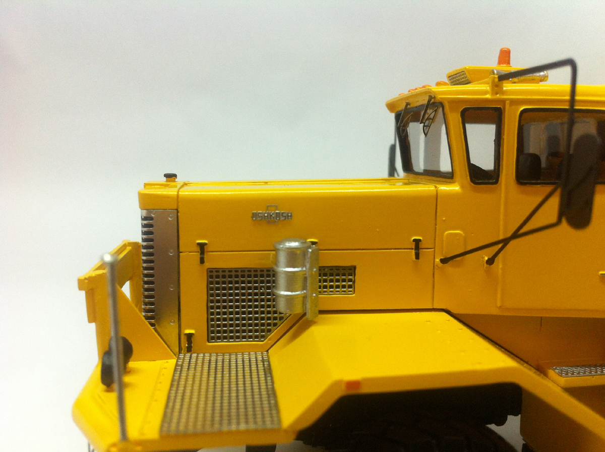 Resin 1/50 Oshkosh J30120 6×4 Prime Mover – Ready Built by Fankit Models