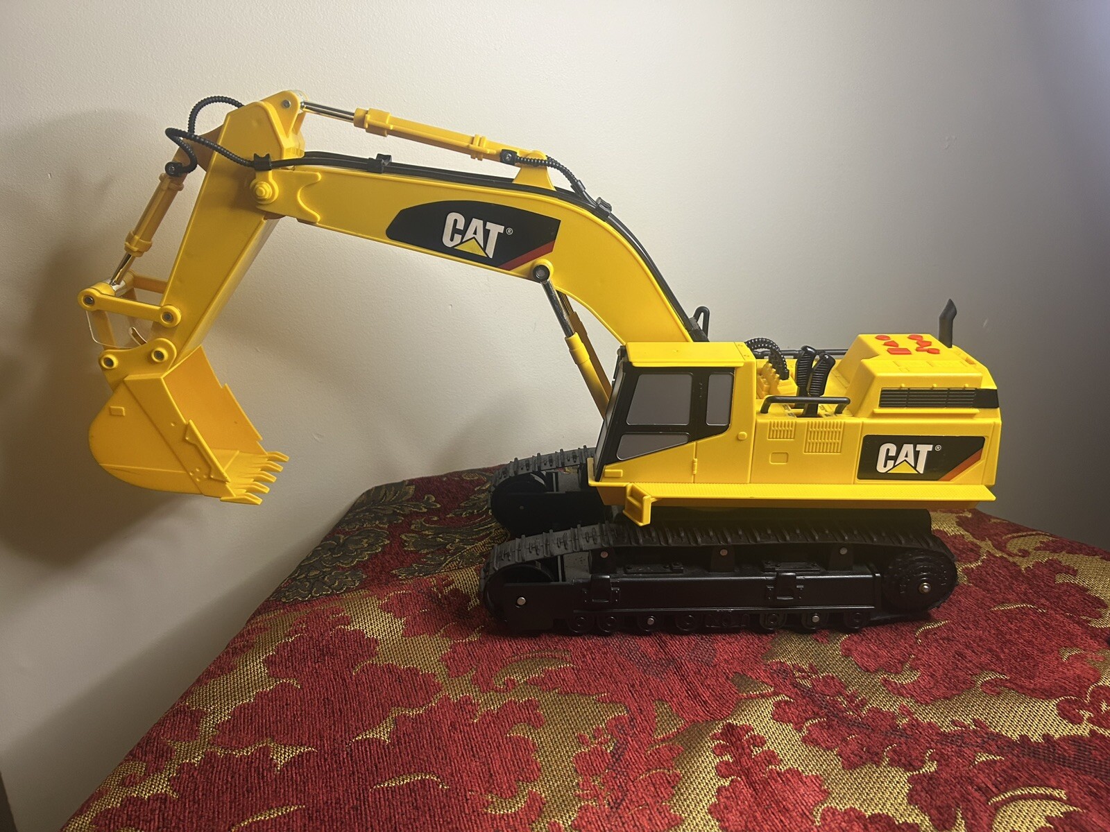 Joal Cat Caterpillar 375 Excavator 1:50 Scale Model