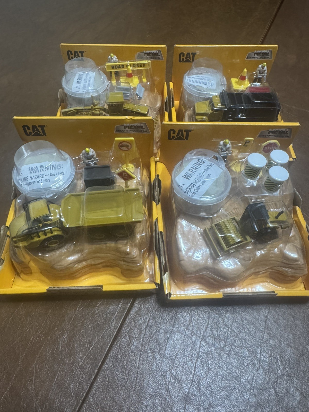 (4) Diecast Masters Caterpillar Earth Movers 1:87 construction replica toys NEW