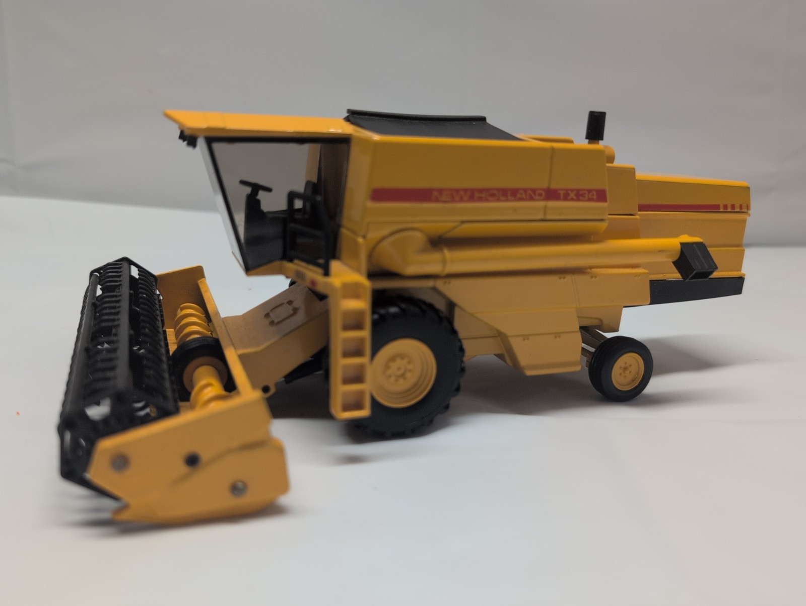Joal New Holland TX34 Combine w/ Bean Head 1/42 Diecast LOOSE display EUC