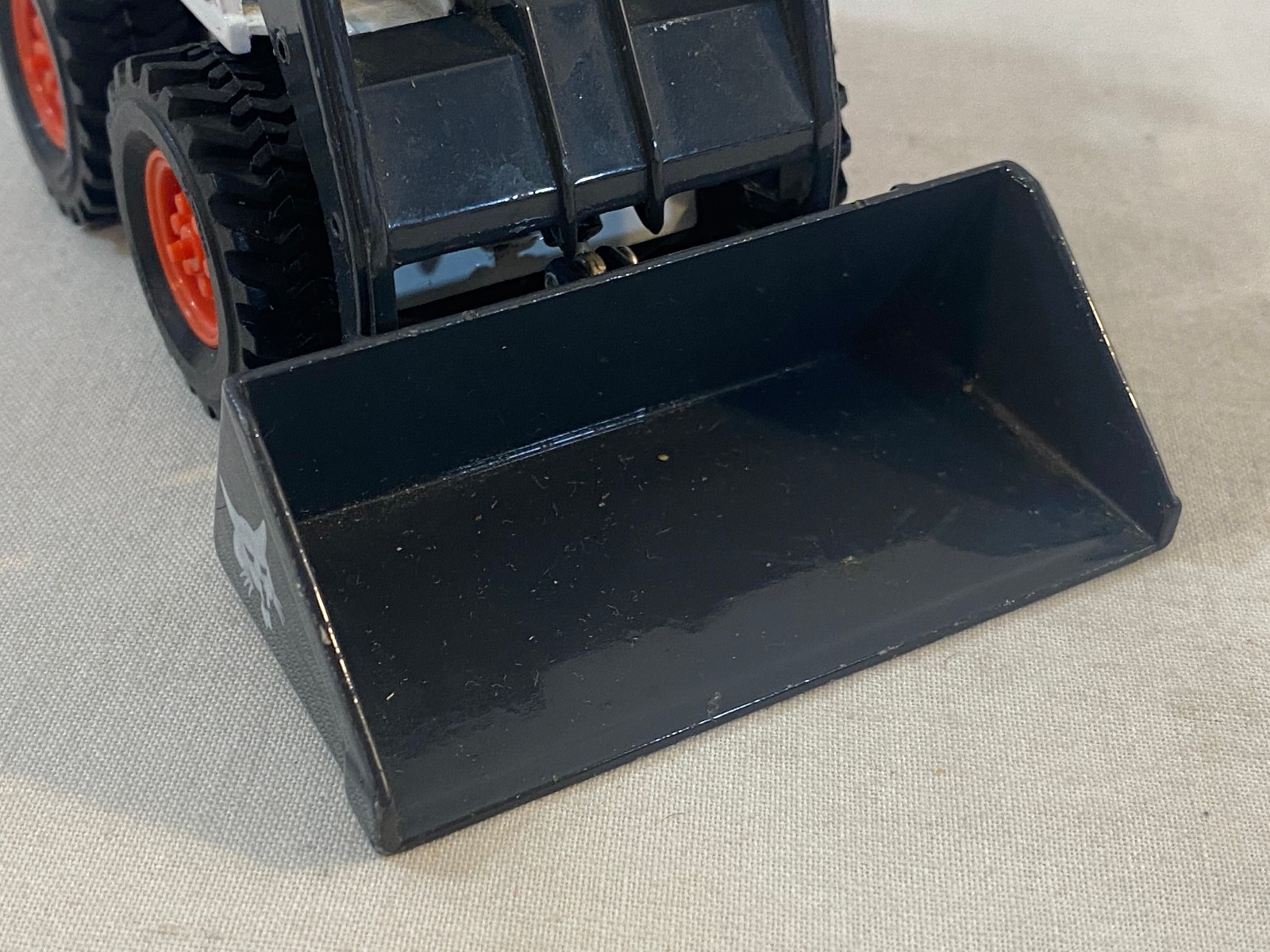 Toy CLOVER Bobcat 753 SkidSteer End Loader Diecast 1:25 5 Scale Grey Arms USED