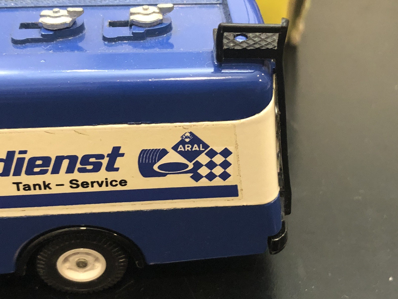 Siku #V 331 MAN Aral Renndienst Service Truck Truck Diecast Model Boxed – Rare