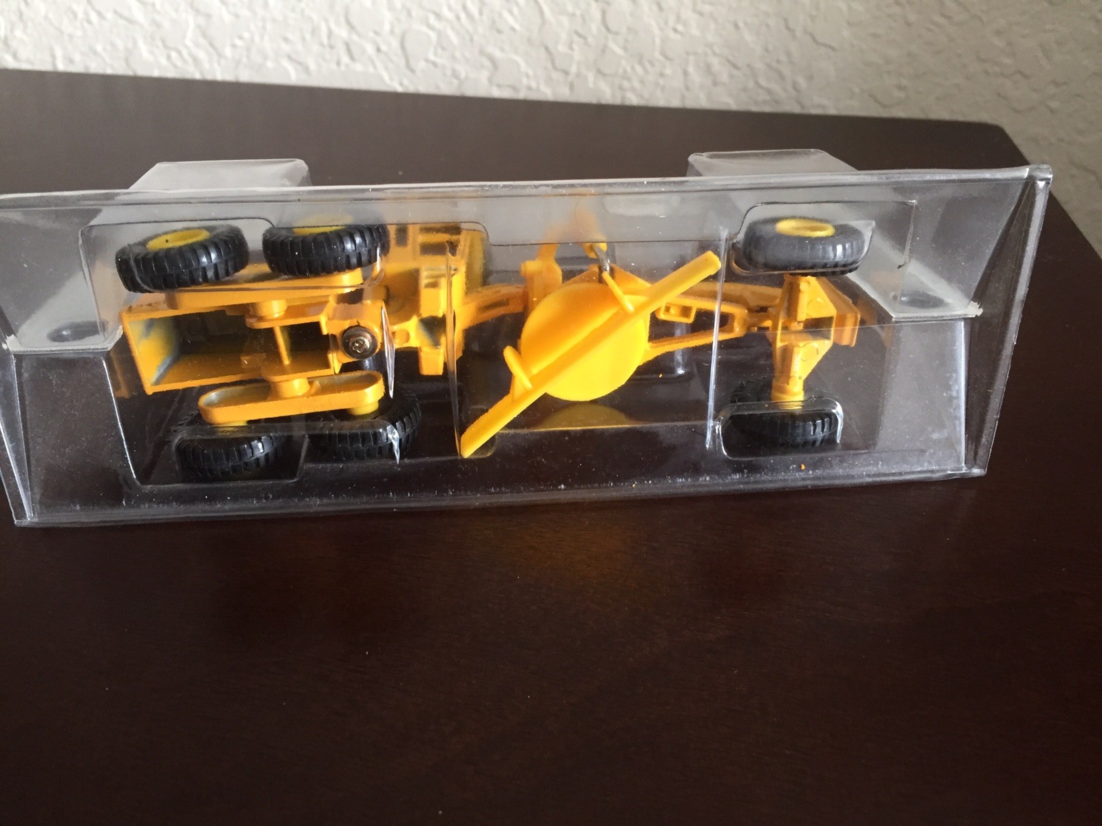 ERTL CATERPILLAR ROAD GRADER MIGHTY MOVERS CONSTRUCTION TOYS MINT ON CARD
