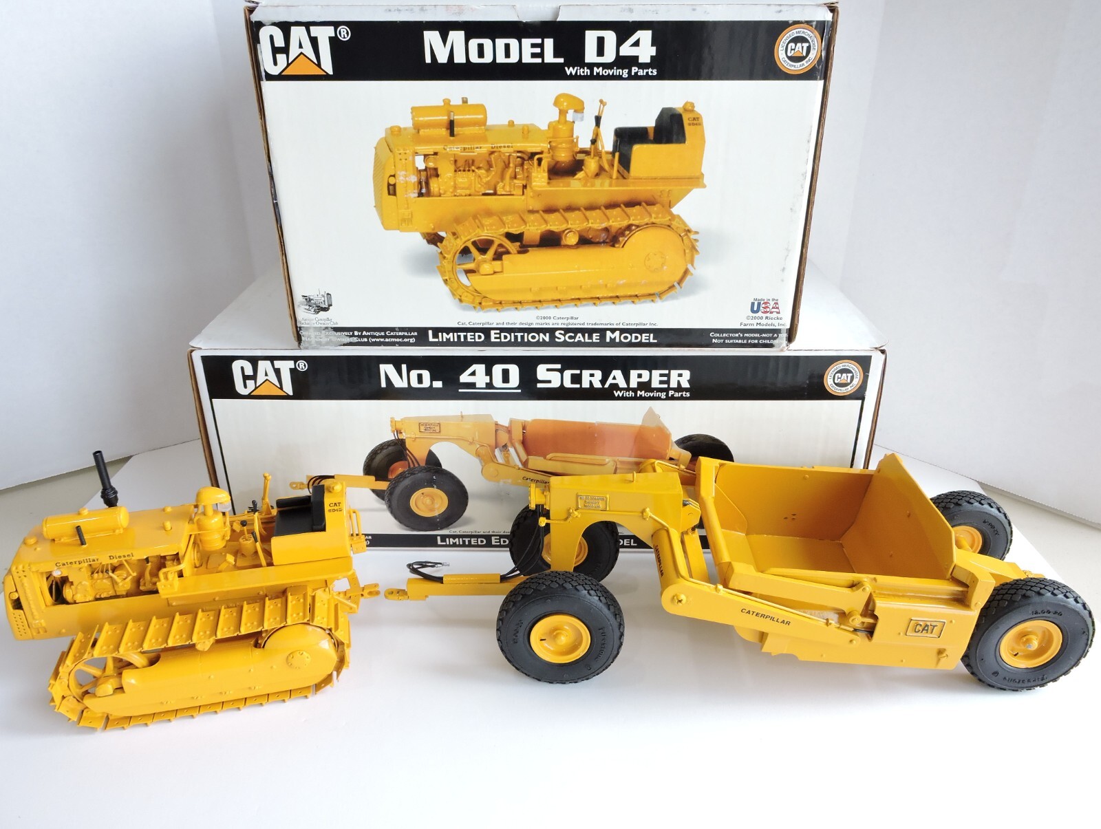 2000 VINTAGE CAT D4 Crawler & No. 40 Scraper 1/16th Scale Riecke NEW IN ORIG BOX