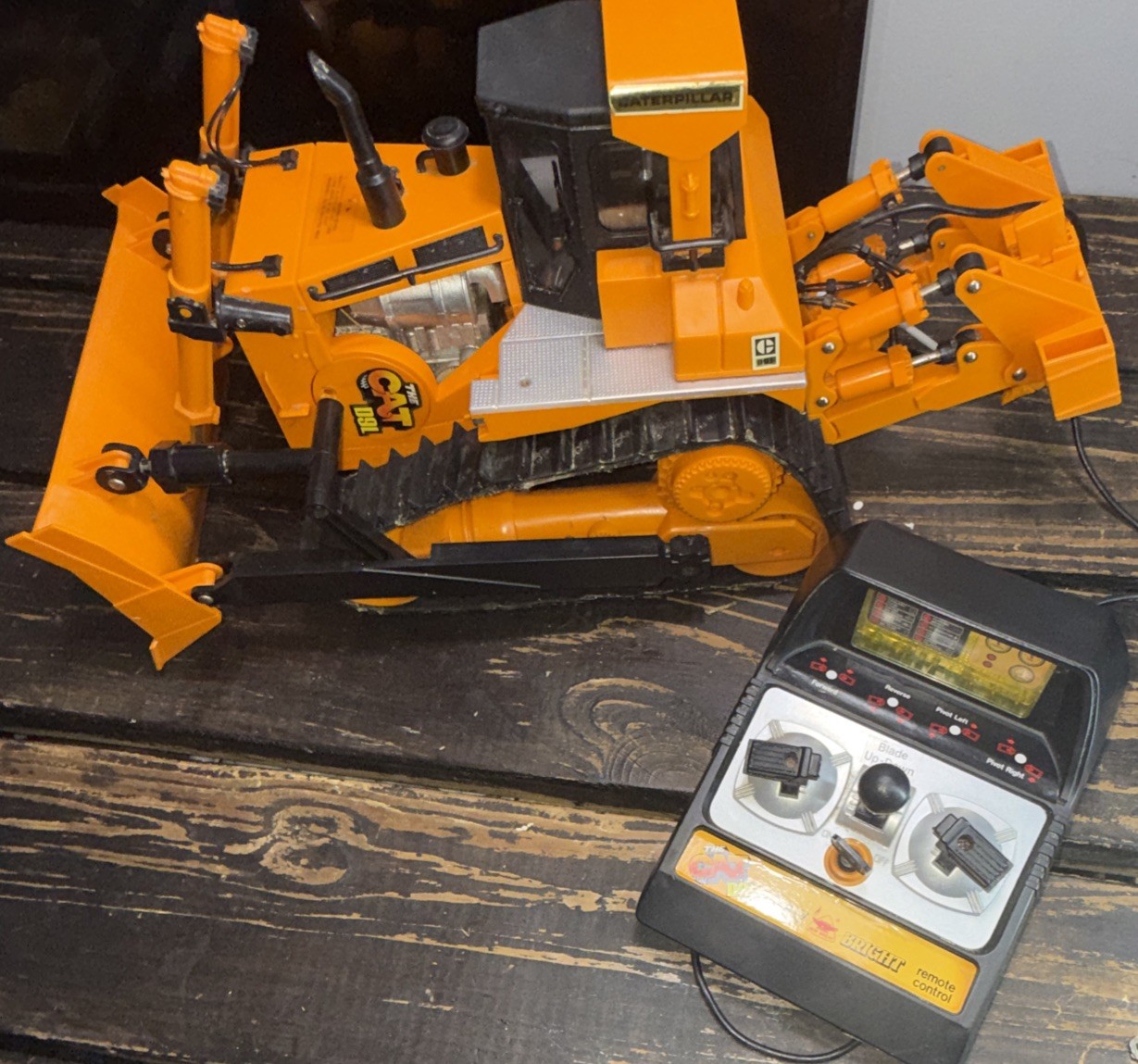 New Bright Caterpillar Bulldozer D9L Wired Remote VTG 1988 Construction