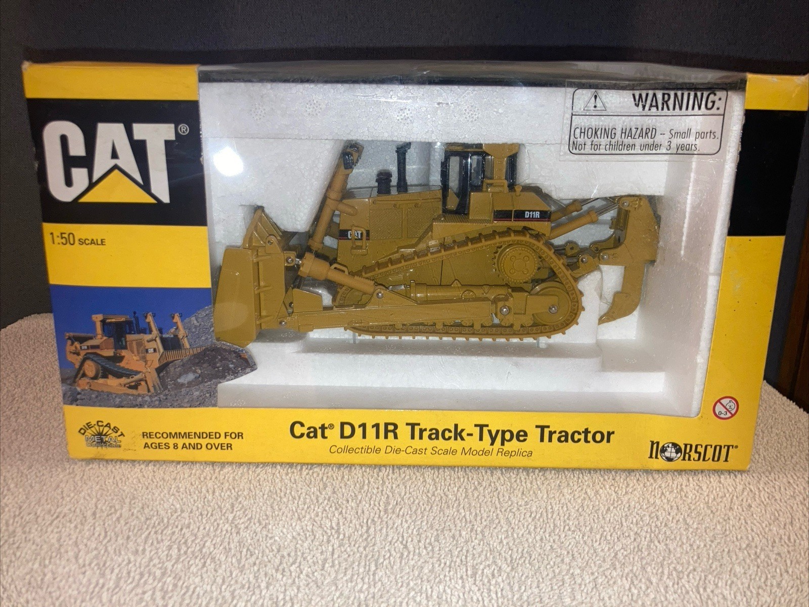 NIB 1999 Norscot 55025 1:50 Caterpillar CAT D11R Track-type Tractor Die Cast