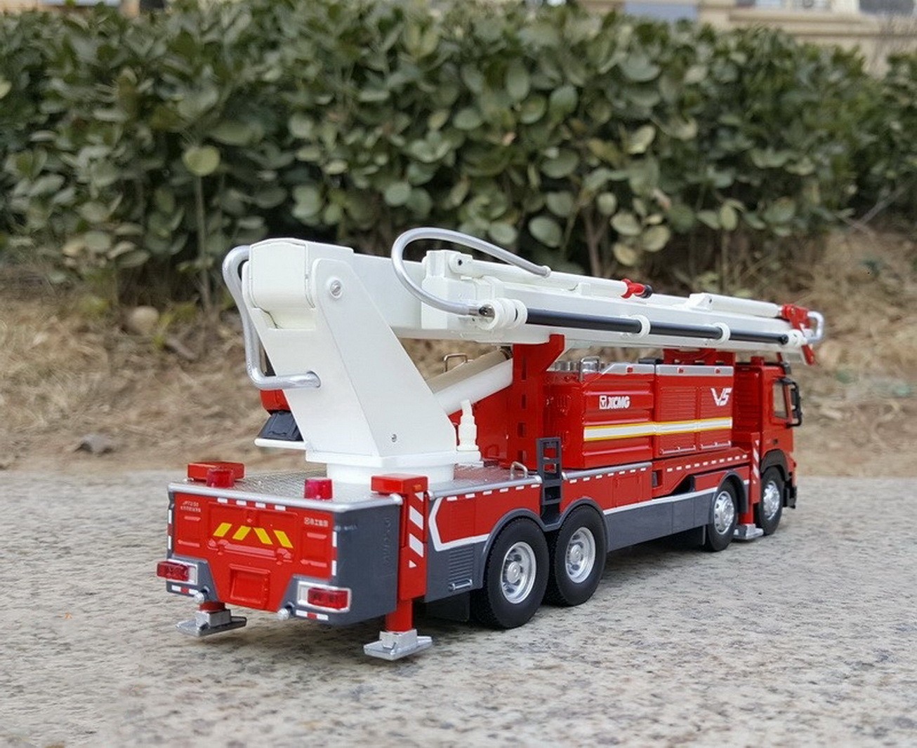 1/50 Scale XCMG JP72/S5 JET Fire Truck Diecast Car Model Toy Gift NIB