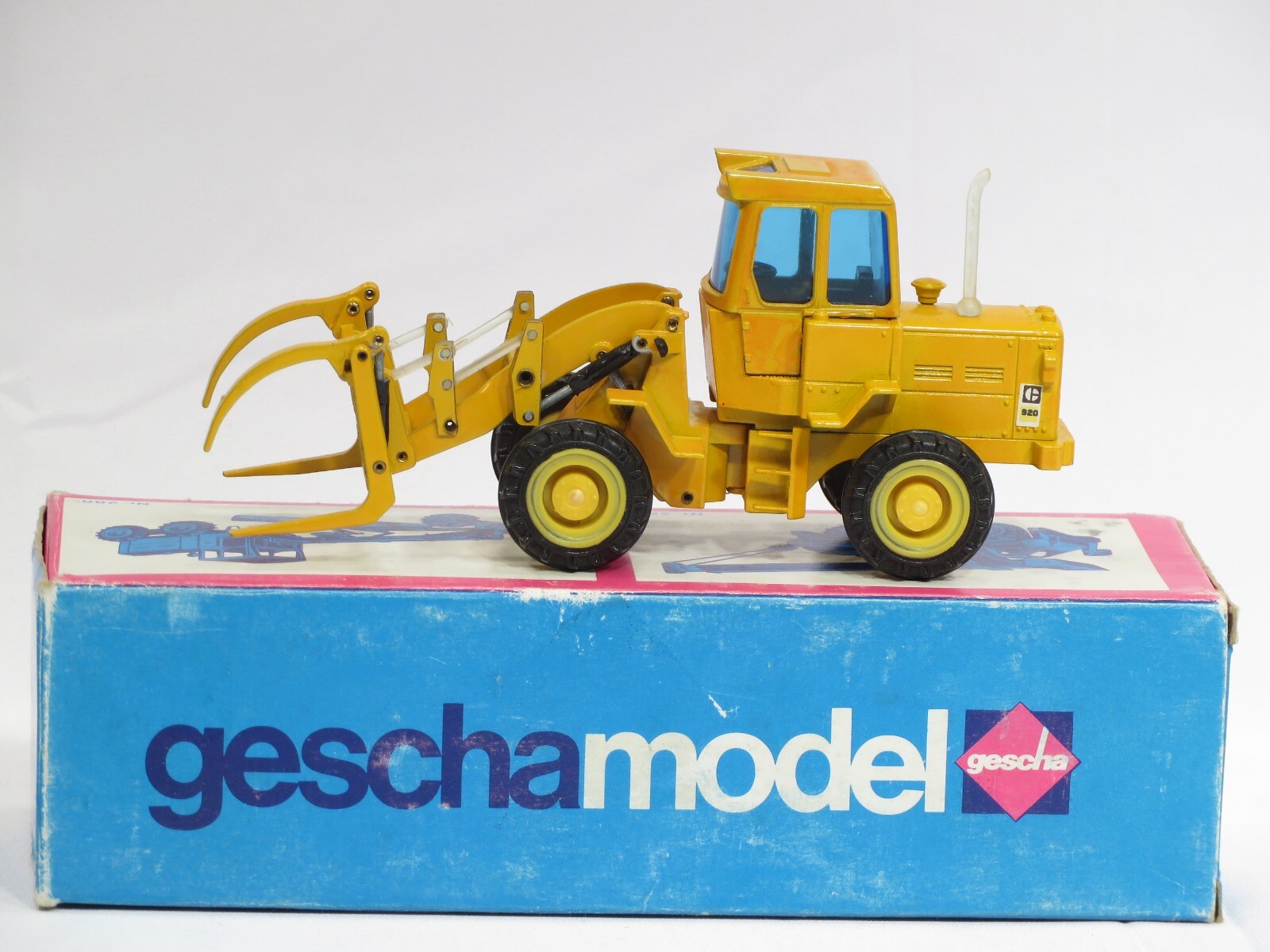 Caterpillar 920 Log Loader – o/c – Gescha #2881 – 1/50 – N.MIB