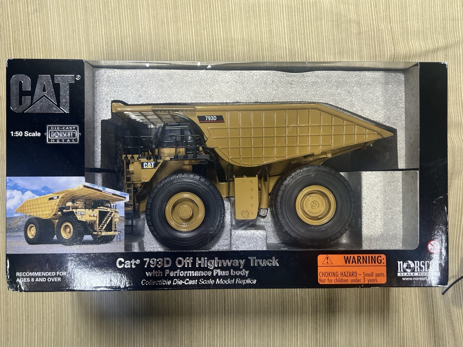 Caterpillar Cat 793D Off Highway Truck 1:50 Norscot 55151 NIB