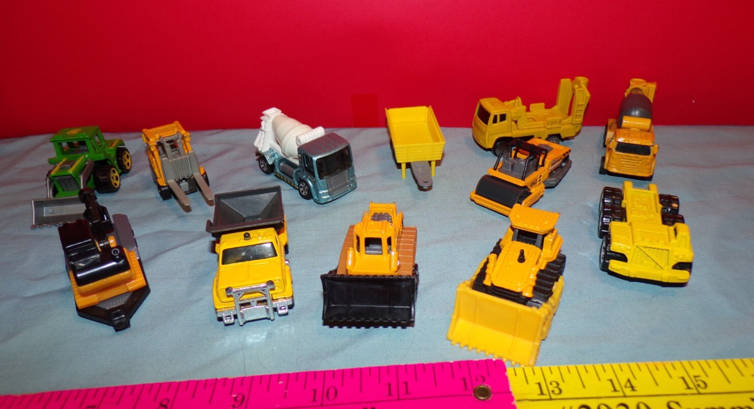 LOT OF 12 BULLDOZERS EXCAVATOR CEMENT TRUCK CONSTRUCTION VEHICLES ASSORTED BRAND