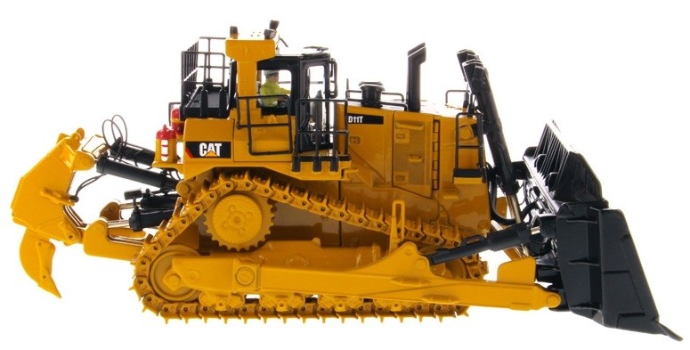 DIECAST MASTERS – CATERPILLAR D11T Ripper Equipped Accompanied Figure…