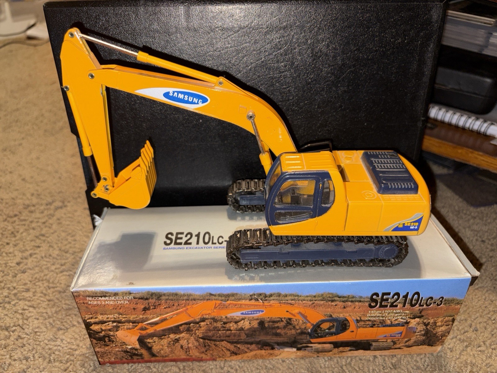 1:40 Samsung SE210 LC-3 Diecast Excavator By Clover Production